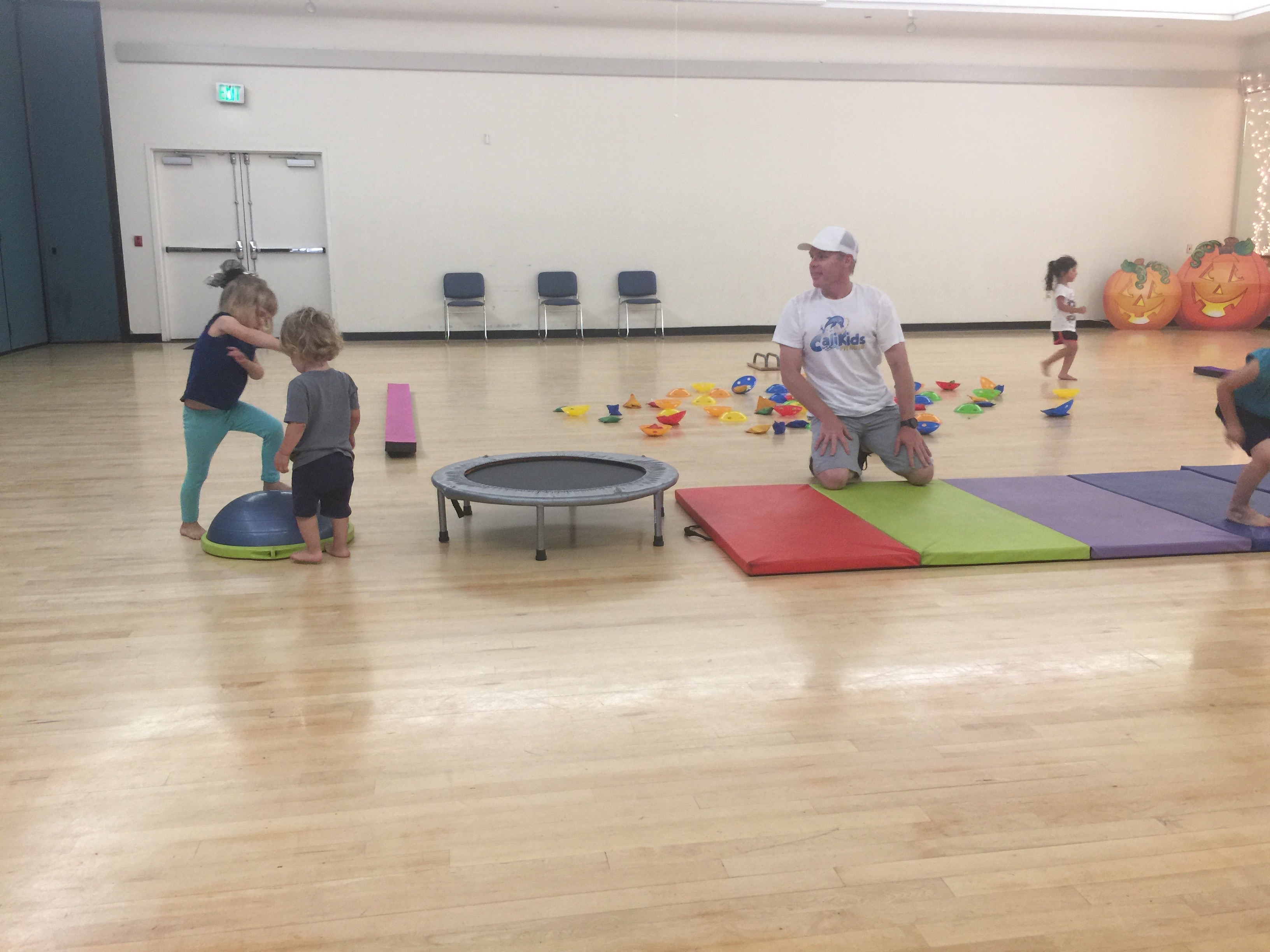 CaliKids Fitness class Paso Robles mats