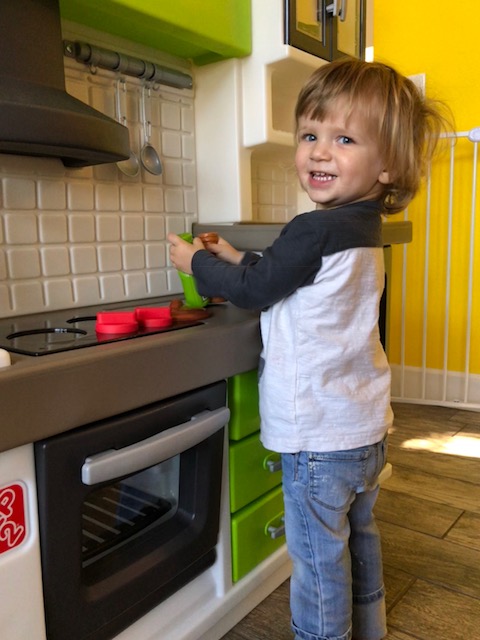 Toy Review Step2 Euro Edge Kitchen Two In Tow On The Go