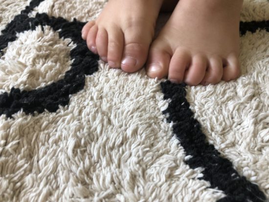 Two In Tow & On The Go Review:Lorena Canals Rugs Round ABC Natural Black_3