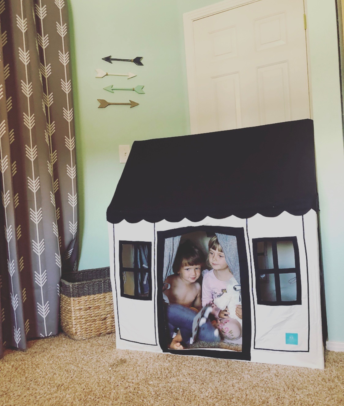 Two In Tow & On The Go Review: Petite Maison kids tent playhouse_1