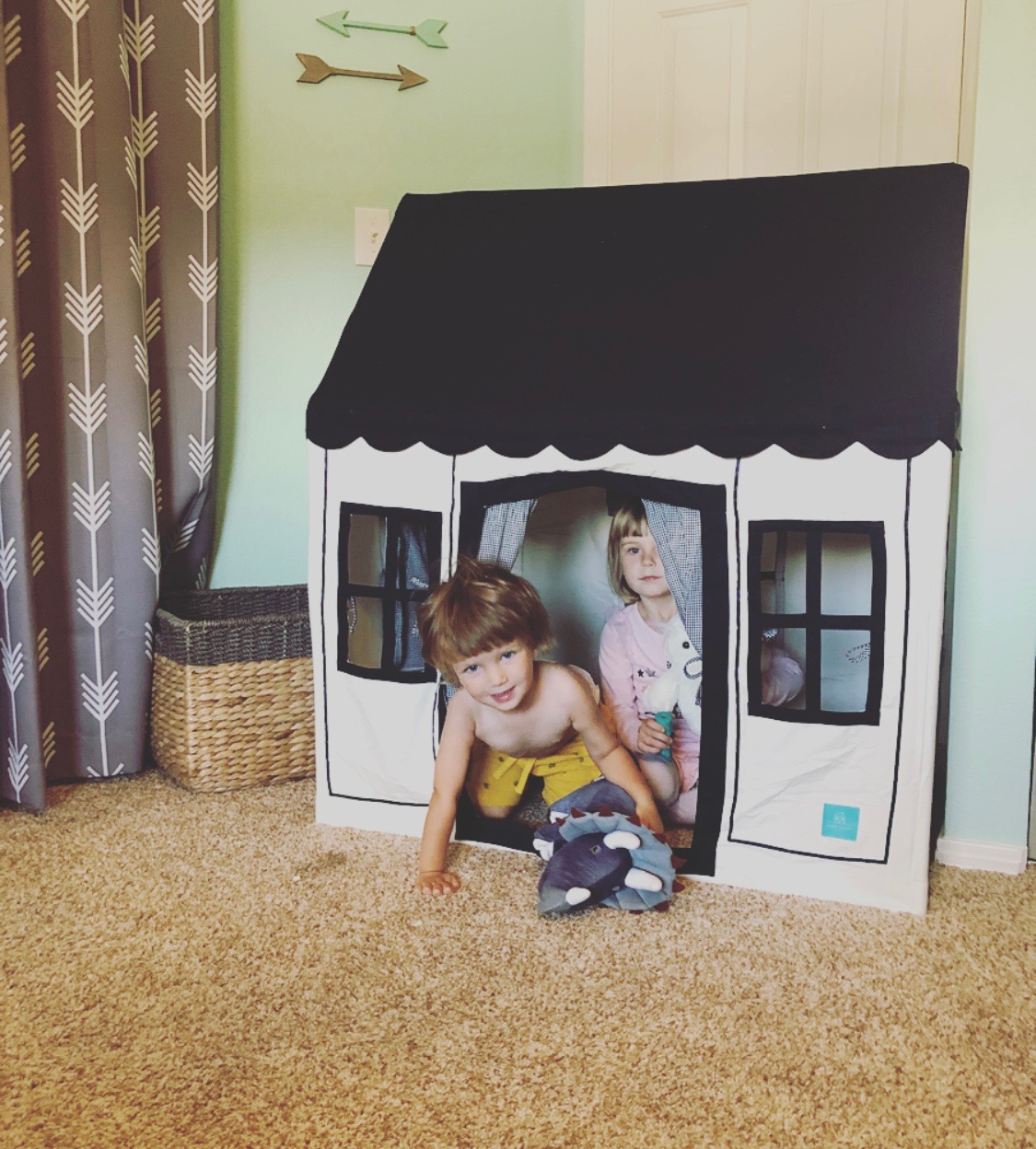 Two In Tow & On The Go Review: Petite Maison kids tent playhouse_4