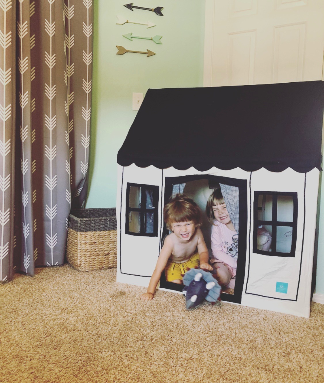 Two In Tow & On The Go Review: Petite Maison kids tent playhouse_5