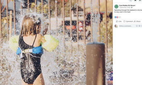 KIDS SPLASHING