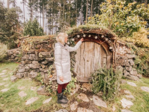 Hobbit House with round door